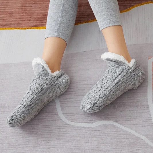 Magnifiques chaussettes thermiques antidérapantes pour l'intérieur. Fini les pieds gelés et inconfortables. Un indispensable pour un hiver douillet et sain. Qualité Premium. Produit coup de coeur. La livraison est offerte!