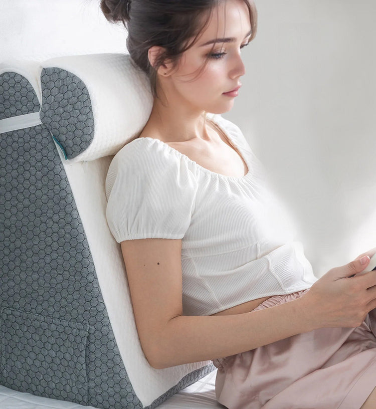 Coussin-triangle 4-en-1 Premium : Soulage efficacement les tensions aux jambes, offre un soutien ergonomique et un confort ultime. La livraison prioritaire est offerte !