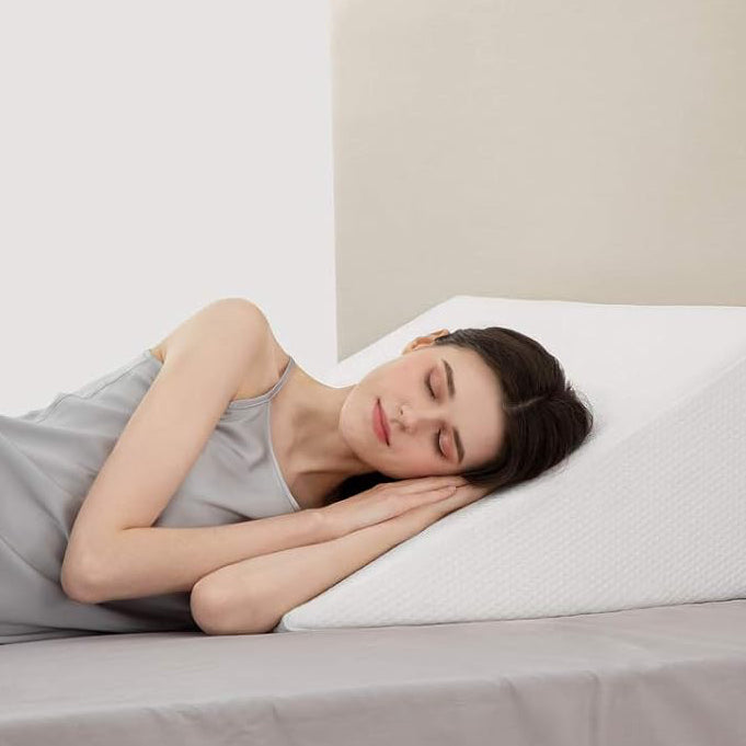 Coussin-triangle 4-en-1 Premium : Soulage efficacement les tensions aux jambes, offre un soutien ergonomique et un confort ultime. La livraison prioritaire est offerte !