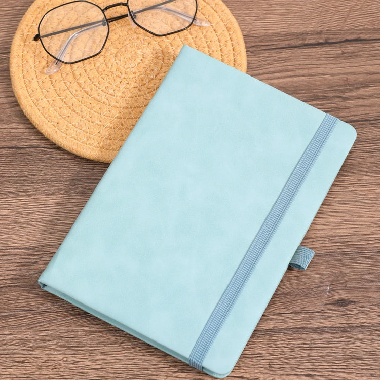 Magnifique carnet de notes ligné avec couverture imitation cuir, élastique de maintien, marque-page, idéal pour journal personnel, carnet de voyage, idées, notes et listes de tâches, 14,8×21cm. Livraison offerte !