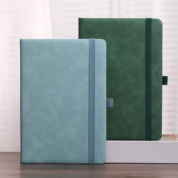 Magnifique carnet de notes ligné avec couverture imitation cuir, élastique de maintien, marque-page, idéal pour journal personnel, carnet de voyage, idées, notes et listes de tâches, 14,8×21cm. Livraison offerte !
