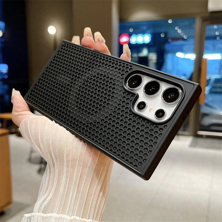 Ingénieuse coque magnétique alvéolée ultra-rafraîchissante pour Samsung Galaxy avec dissipation de la chaleur, dos rigide respirant compatible MagSafe, protection totale et design haute performance. Livraison prioritaire offerte !