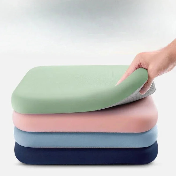 Coussin ultra-confort en mousse mémoire, idéal pour chaise, fauteuil, voiture ou bureau, housse lavable, soulage et assure un confort durable même en cas de position assise prolongée. La livraison prioritaire est offerte !