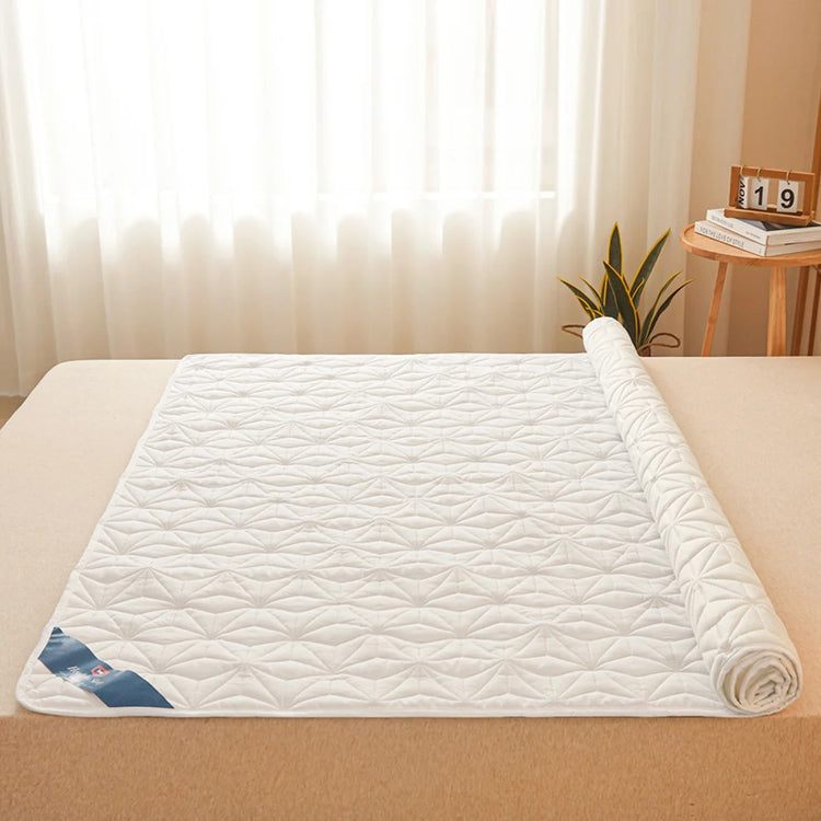 Protège-matelas Premium, 100 % imperméable, en coton respirant, haut de gamme qualité hôtel, matelassé, avec bande élastique, douillet et offrant un confort accru. Adapté aux matelas jusqu'à 40 cm. Livraison prioritaire offerte !