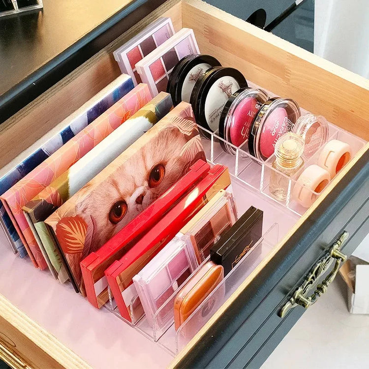 Organisateur de maquillage transparent: rangement optimisé et élégant, 7 compartiments, durable, facile à entretenir. Idéal pour cosmétiques. Touche de clarté pour votre espace. La livraison est offerte !