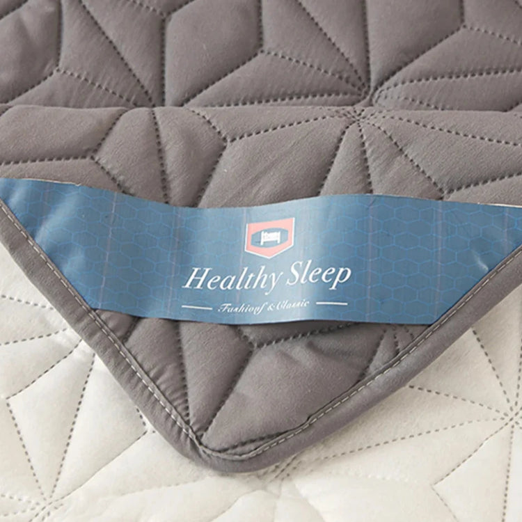 Protège-matelas Premium pour l'automne-hiver, 100 % imperméable, en coton respirant, haut de gamme qualité hôtel, matelassé, avec bande élastique, douillet et offrant un confort accru. Adapté aux matelas jusqu'à 40 cm. Livraison prioritaire offerte !