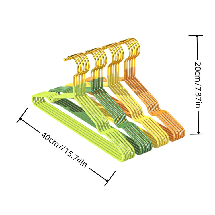 Magnifiques cintres antidérapants en acier inoxydable – Design élégant, durable et sans trace, idéal pour optimiser l’espace, protéger vos vêtements délicats et supporter les charges lourdes. La livraison est offerte !