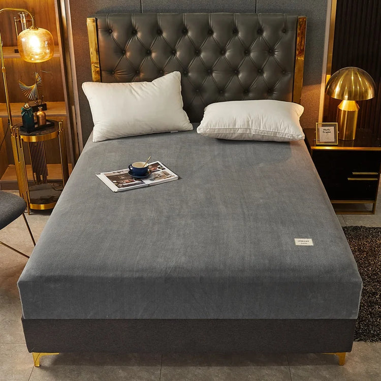 Drap-housse en velours épais, ultra-doux et chaud pour l’automne et l’hiver, ajustement parfait grâce à son pourtour extensible, haute qualité, douceur enveloppante et confort chaleureux pour des nuits réconfortantes. Livraison offerte !