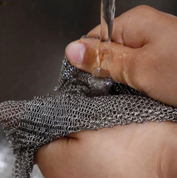 Grille métallique en inox, maille fine ultra-résistante, nettoyage puissant sans rayures, hygiénique et sans odeur, durable et antirouille pour poêles en fonte, casseroles, grills, planchas, moules et ustensiles de cuisine. Livraison offerte !