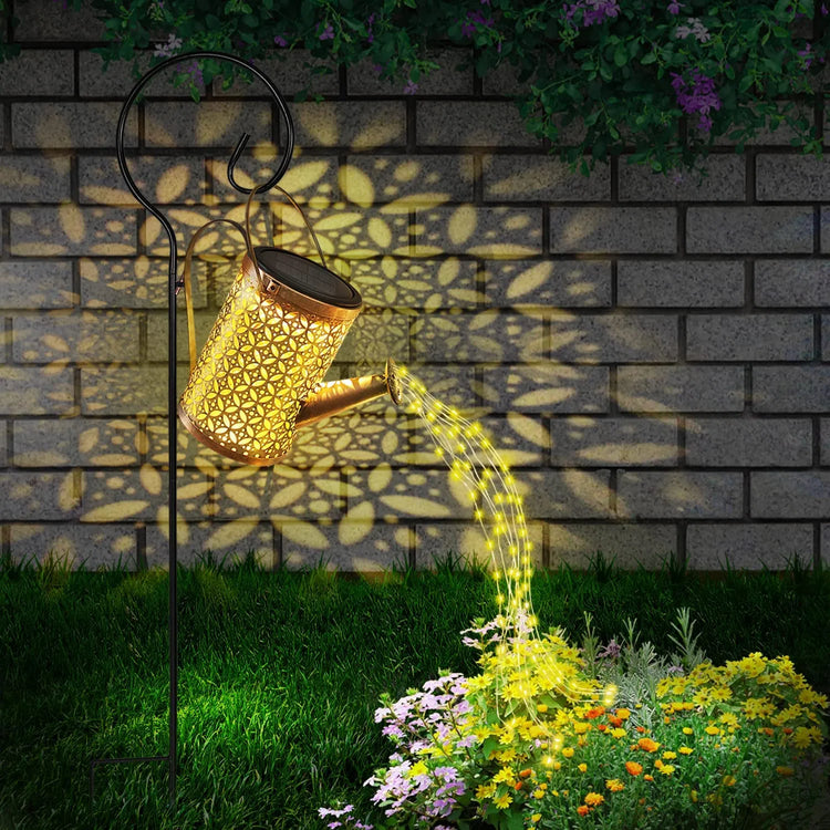 Arrosoir solaire extérieur avec lumières LED, étanche et autonome, installation simple, idéal pour décorer jardins et balcons et créer une ambiance romantique et féérique. La livraison prioritaire est offerte !