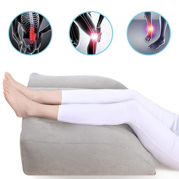 Coussin Premium de surélévation des jambes pour soutien et décompression. Soulage les douleurs aux jambes, aux genoux, aux hanches, et au dos. La livraison prioritaire est offerte !