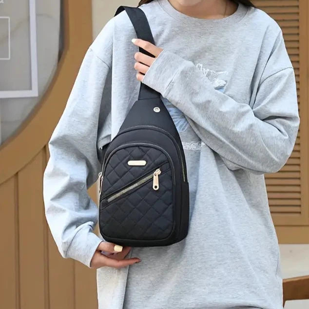 Superbe sac à dos en nylon • Petit format 30 x 17 x 10 cm • 5 couleurs disponibles • Imperméable • Lunettes, smartphone, maquillage, et divers accessoires utilisés au quotidien, etc. La livraison prioritaire est offerte !